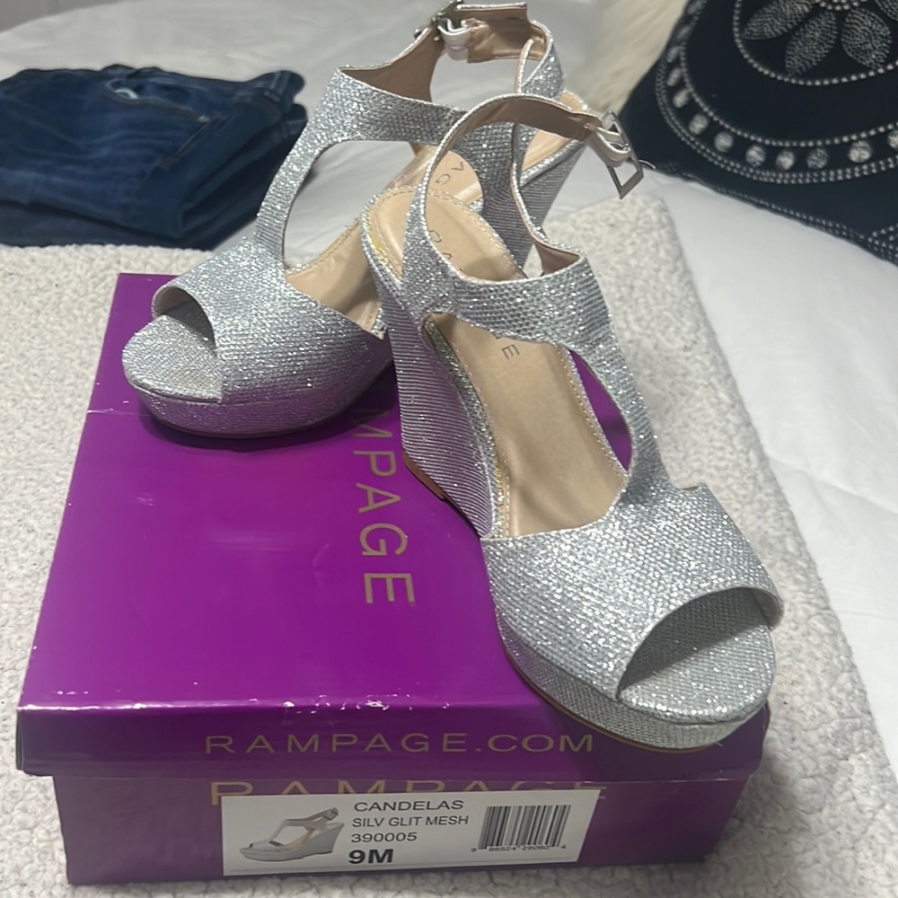 Rampage SZ 9 wedge glitter heel